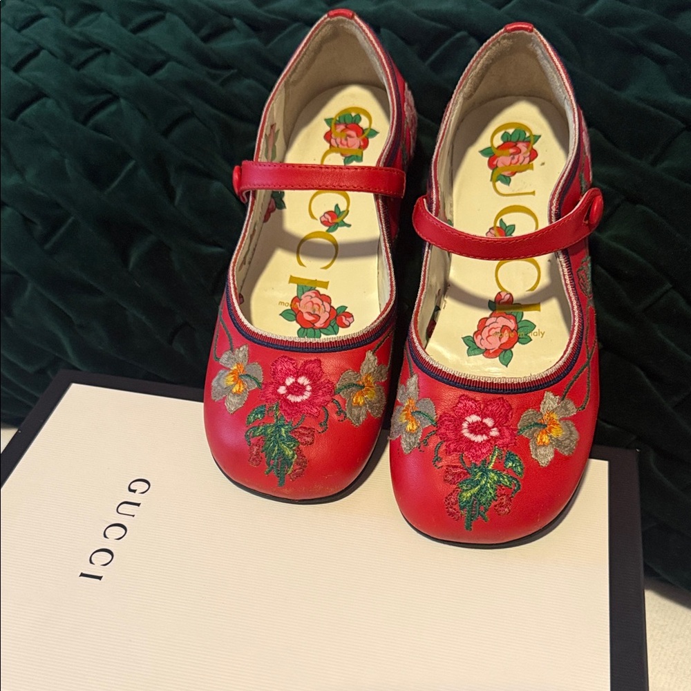 Gucci Kids Red Floral Dress Shoes size 30